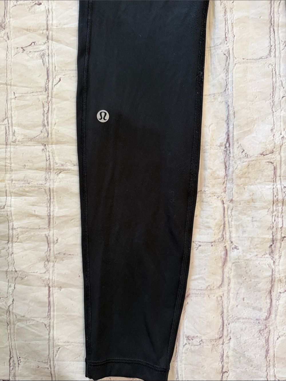 Lululemon Speed Up Tight 28" *Luxtreme Black Mid-rise Full Length Pockets Size 4 - Picture 4 of 6